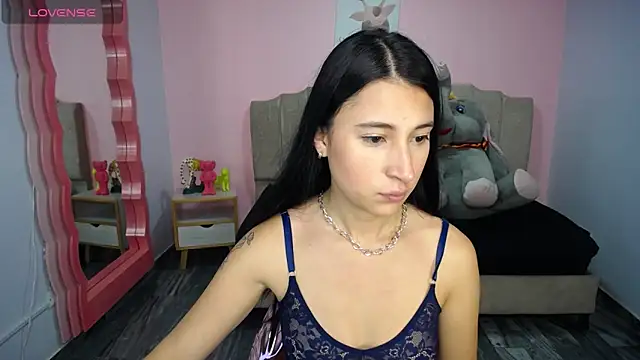 Snapshot of lizzyluk_ch chatting on 02-17-25, 04:28 lizzyluk ch online show from 02-17-25, 04:28