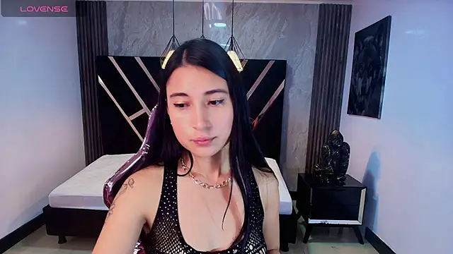 Snapshot of lizzyluk_ch chatting on 02-13-25, 05:11 lizzyluk ch online show from 02-13-25, 05:11