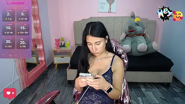 Snapshot of lizzyluk_ch chatting on 02-17-25, 07:33 lizzyluk ch online show from 02-17-25, 07:33