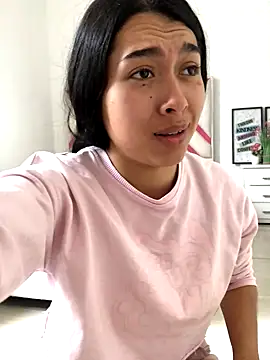 SweetLatiin  online show from 09-10-25, 05:45