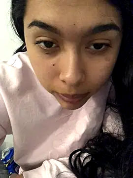 SweetLatiin  online show from 11-08-25, 08:56