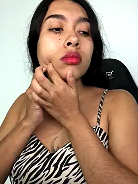 SweetLatiin  online show from 10-08-25, 07:58