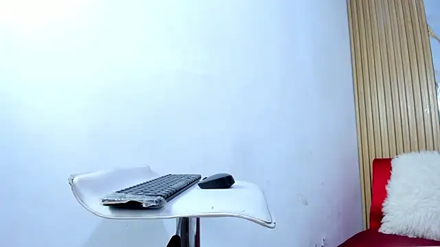 Luluu 08 online show from 04-15-26, 07:58