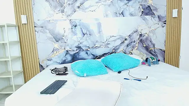 Luluu 08 online show from 03-12-26, 04:55