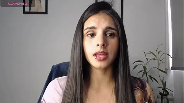 Snapshot of alma_violeta chatting on 01-19-25, 10:28 alma violeta online show from 01-19-25, 10:28