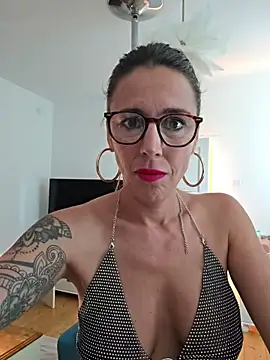 Klamsine online show from 07-29-26, 05:39