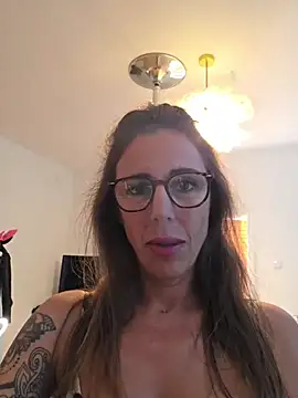 Klamsine online show from 06-16-26, 05:18