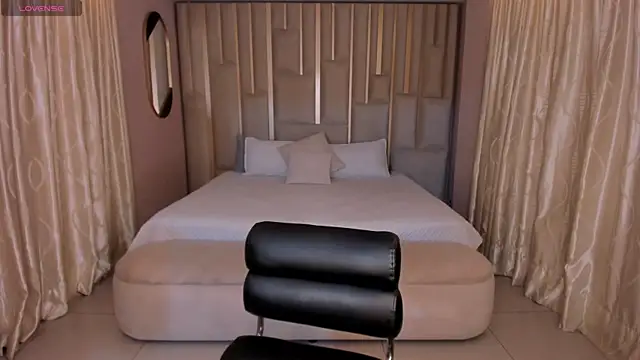 MariaHerrera  online show from 12-15-25, 07:41