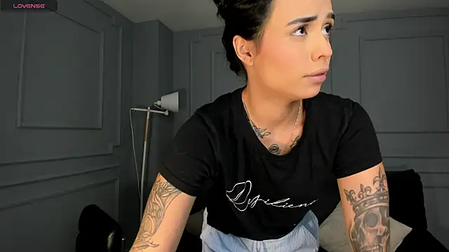 MariaHerrera  online show from 11-30-25, 05:30