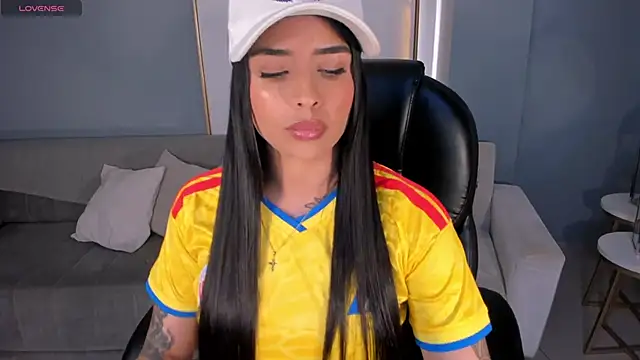 MariaHerrera  online show from 06-28-26, 02:51