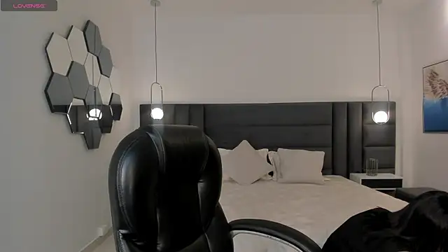 Snapshot of KatieStonne chatting on 12-17-25, 03:00 KatieStonne online show from 12-17-25, 03:00