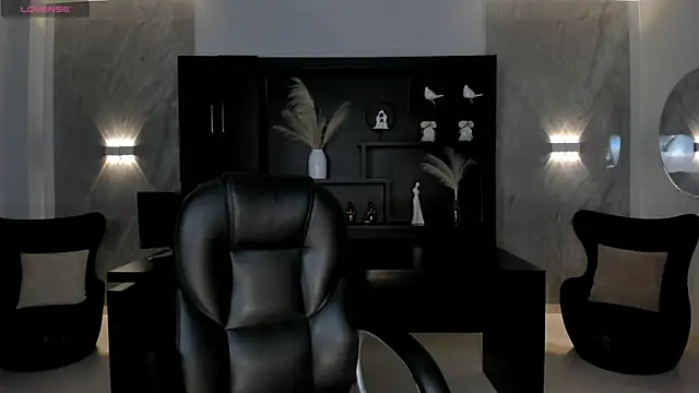 Snapshot of KatieStonne chatting on 10-07-25, 02:23 KatieStonne online show from 10-07-25, 02:23