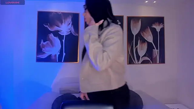 Snapshot of KatieStonne chatting on 01-17-26, 11:14 KatieStonne online show from 01-17-26, 11:14