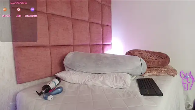 Snapshot of mariablonde_ chatting on 03-12-25, 11:12 mariablonde online show from 03-12-25, 11:12