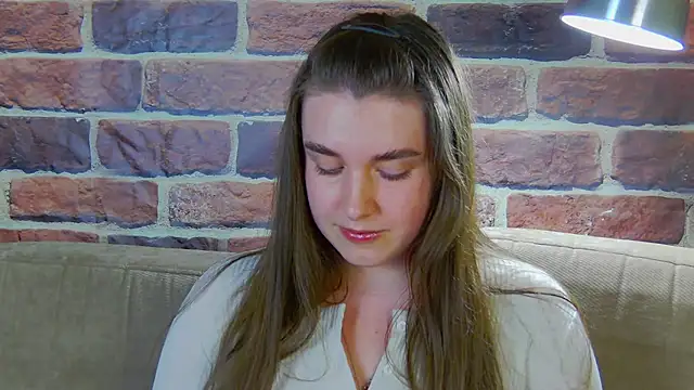 Sofia Hugs online show from 04-19-26, 06:10