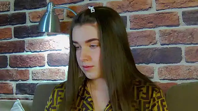 Sofia Hugs online show from 03-24-26, 04:51