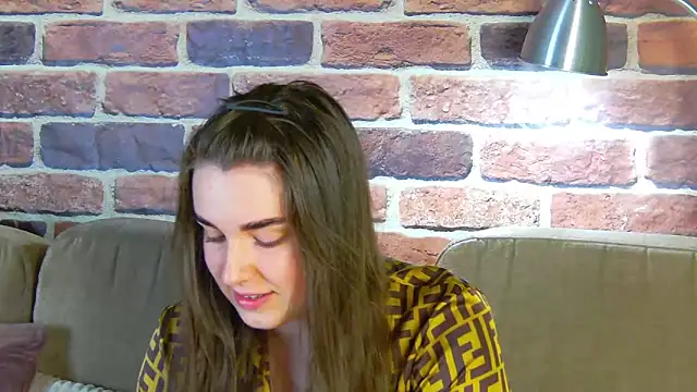 Sofia Hugs online show from 05-16-26, 06:18