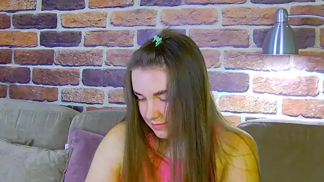 Sofia Hugs online show from 06-10-26, 05:58