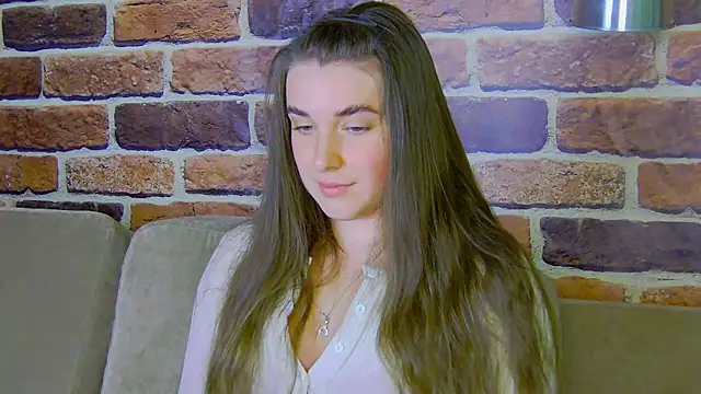 Sofia Hugs online show from 06-24-26, 06:28