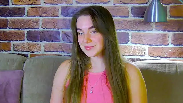 Sofia Hugs online show from 06-06-26, 06:46