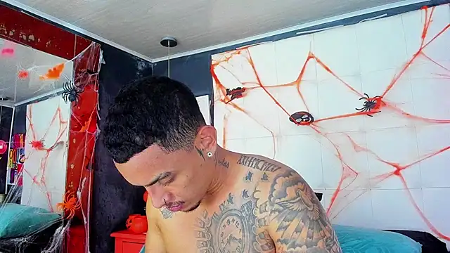 Damian09  online show from 10-28-25, 04:35