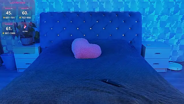 SuzannaWild online show from 02-08-26, 10:02