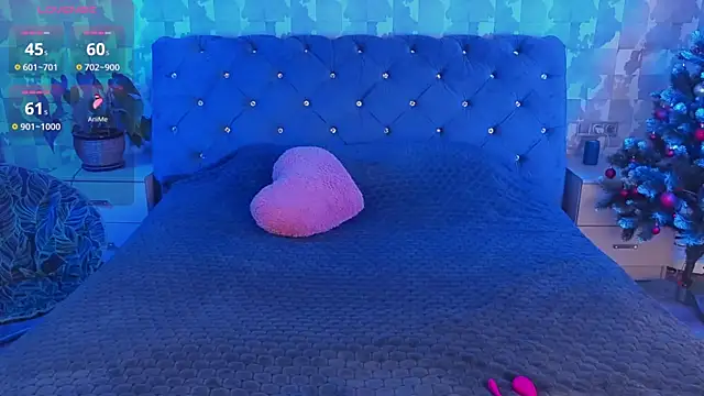 SuzannaWild online show from 12-23-25, 07:29