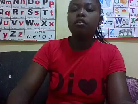 Snapshot of Sweetcecie01 chatting on 04-19-26, 01:01 Sweetcecie01 online show from 04-19-26, 01:01