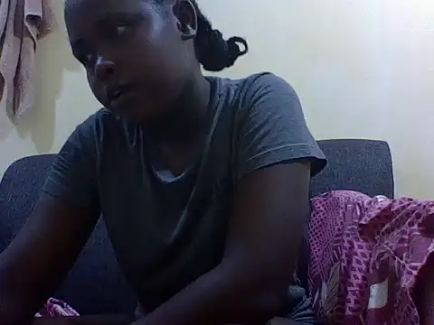 Sweetcecie01 online show from 01-14-26, 08:01