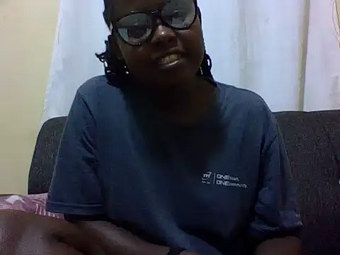 Snapshot of Sweetcecie01 chatting on 05-14-26, 08:39 Sweetcecie01 online show from 05-14-26, 08:39