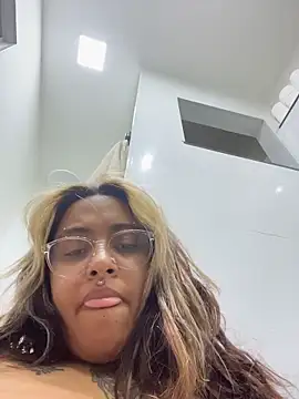 lolafairytail online show from 12-15-25, 04:02