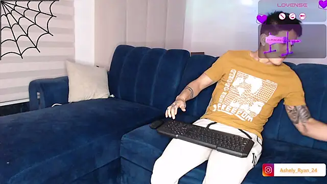 ashely ryan24 online show from 10-28-25, 10:52