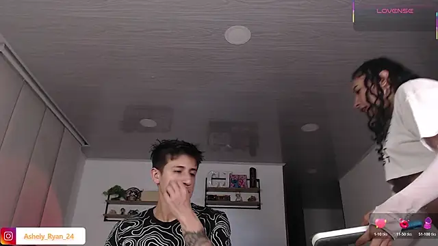 Snapshot of ashely_ryan24 chatting on 06-05-26, 01:10 ashely ryan24 online show from 06-05-26, 01:10