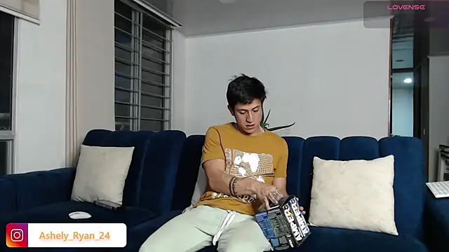 ashely ryan24 online show from 02-11-25, 11:33