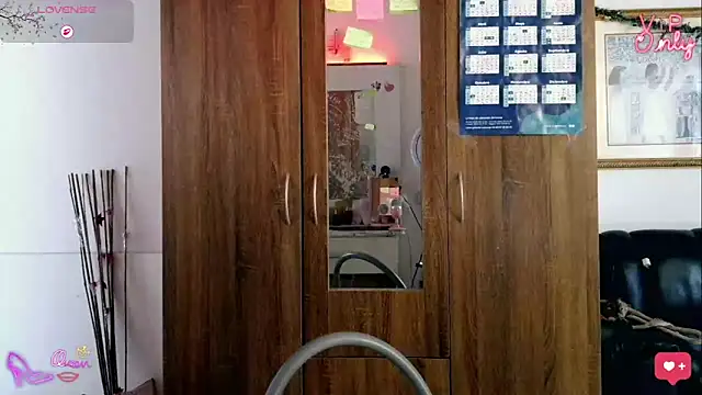 LauGrayJ online show from 02-02-26, 05:34