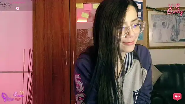 LauGrayJ online show from 03-12-26, 03:49