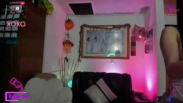 LauGrayJ online show from 03-18-25, 03:23