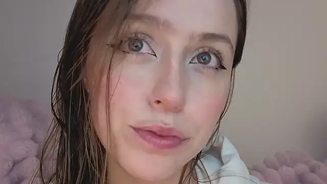 Snapshot of SofiaGc chatting on 10-22-25, 03:50 SofiaGc online show from 10-22-25, 03:50