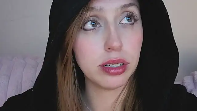 Snapshot of SofiaGc chatting on 01-14-26, 03:54 SofiaGc online show from 01-14-26, 03:54