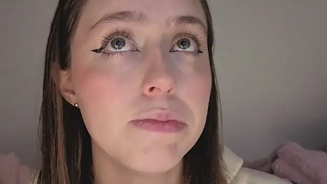 Snapshot of SofiaGc chatting on 11-04-25, 03:54 SofiaGc online show from 11-04-25, 03:54