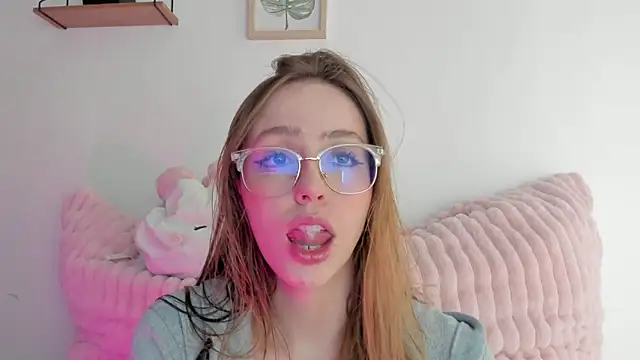 Snapshot of SofiaGc chatting on 01-31-25, 03:52 SofiaGc online show from 01-31-25, 03:52