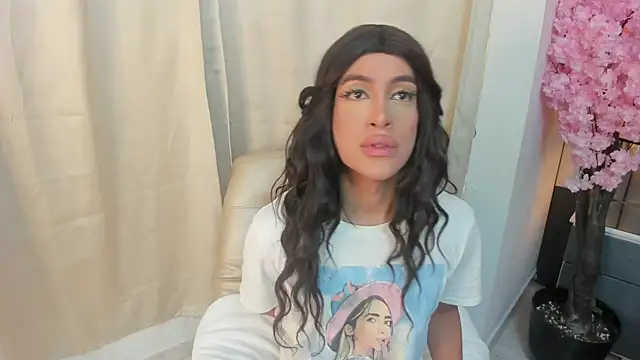 Snapshot of _cat_18 chatting on 03-02-25, 08:35  cat 18 online show from 03-02-25, 08:35