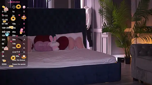 MissKiarra online show from 11-11-25, 09:59