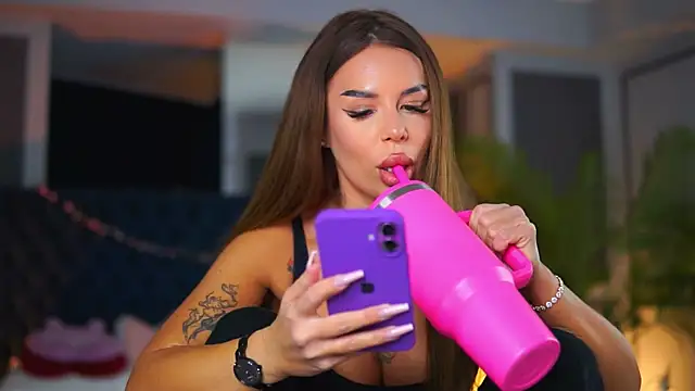 MissKiarra online show from 01-18-26, 05:55