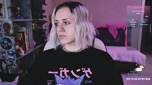 NaniMoore online show from 02-07-26, 08:17