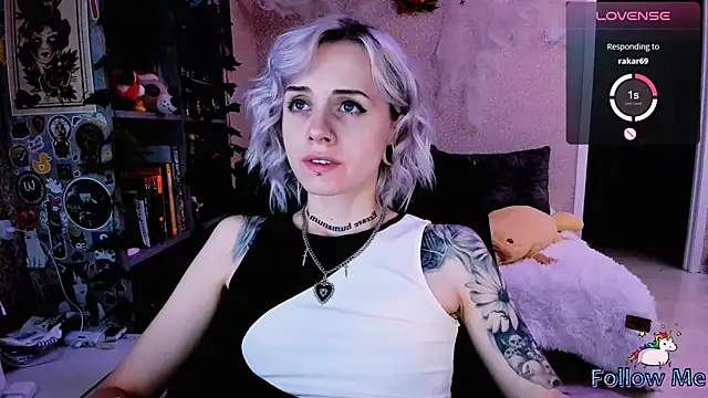 NaniMoore online show from 10-06-25, 09:48