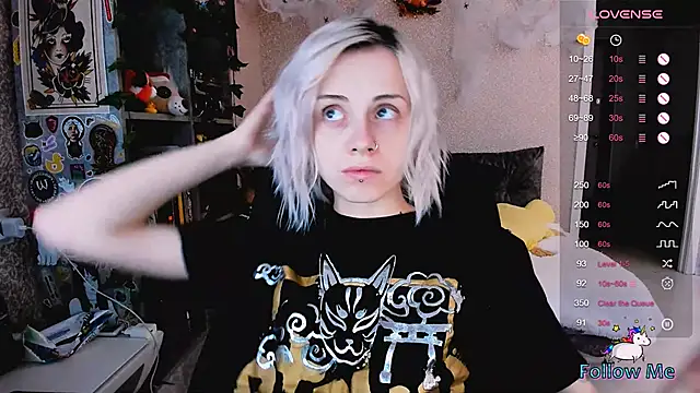 NaniMoore online show from 10-12-25, 07:54