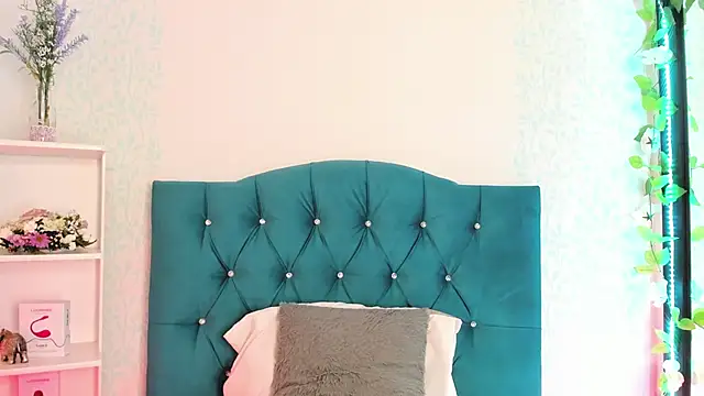 Snapshot of Eva_ritz chatting on 03-21-25, 02:07 Eva ritz online show from 03-21-25, 02:07