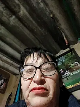 clarita 01 online show from 10-10-25, 10:49