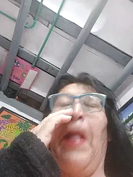 Snapshot of clarita_01 chatting on 02-05-26, 01:07 clarita 01 online show from 02-05-26, 01:07